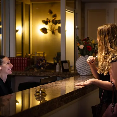 Hotel Restaurant Le Centenaire Les Eyzies