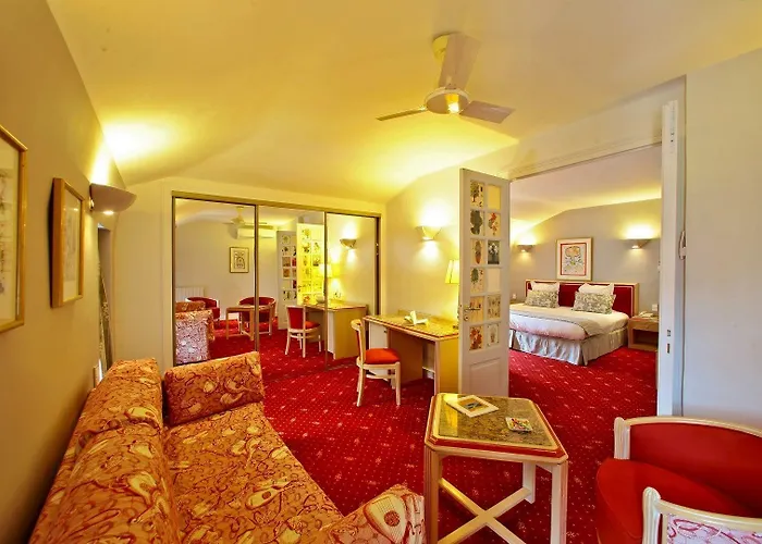 Hotel Restaurant Le Centenaire Les Eyzies