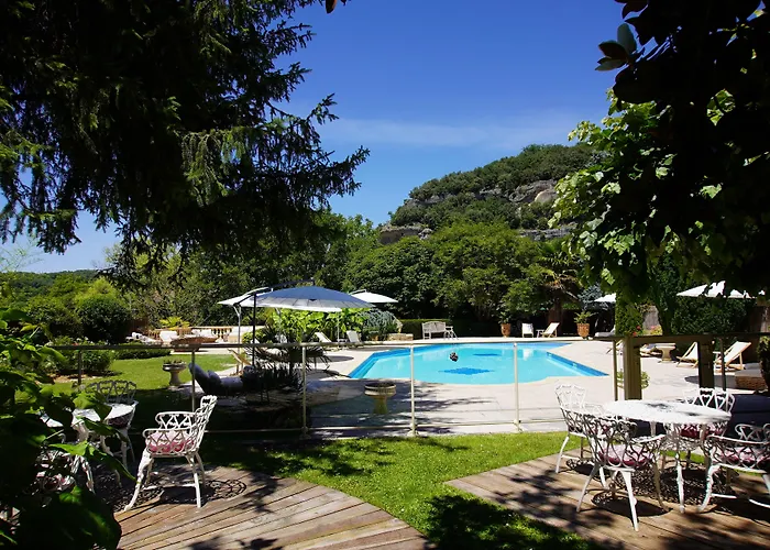 Hotel Restaurant Le Centenaire Les Eyzies